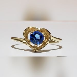 Leaving 06/16/2023 Vinatge 10kt gold heart ring